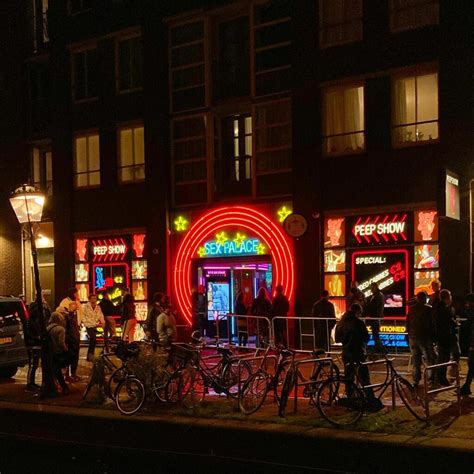 Red Light District Rotterdam Guide (2024) 